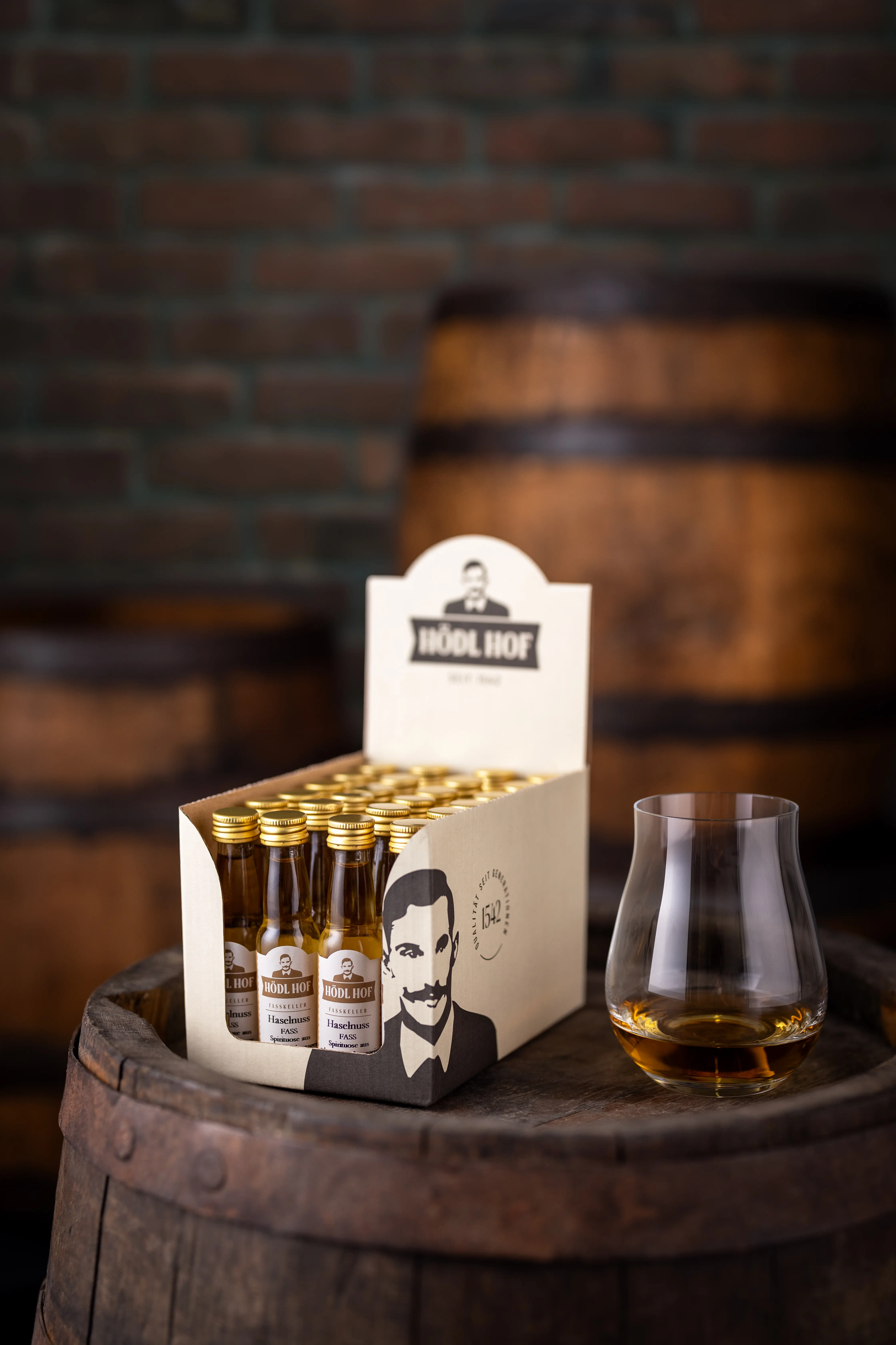 Hödl Hof Haselnuss Fass Schnaps Fassgelagert | 38% Vol. | 24 x 0,02l